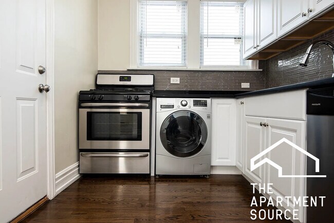 Photo - 3819 1/2 N Greenview Ave Unidad 1E