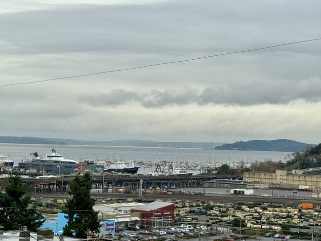 Photo - Queen Anne Townhome-Style Condo Unidad 206