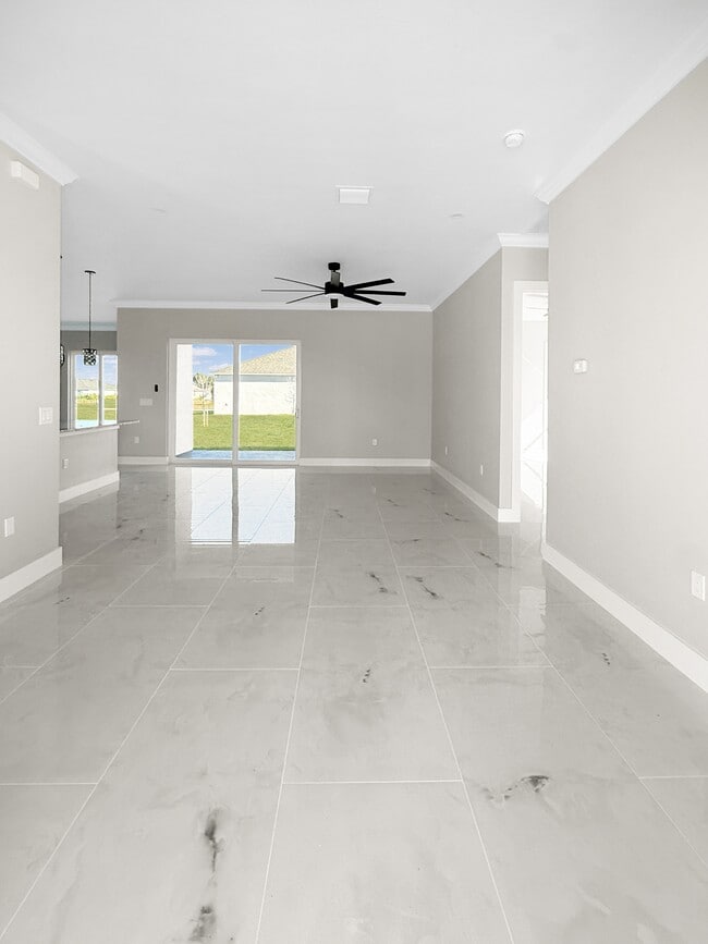 Photo - 303 NW 26th Ave