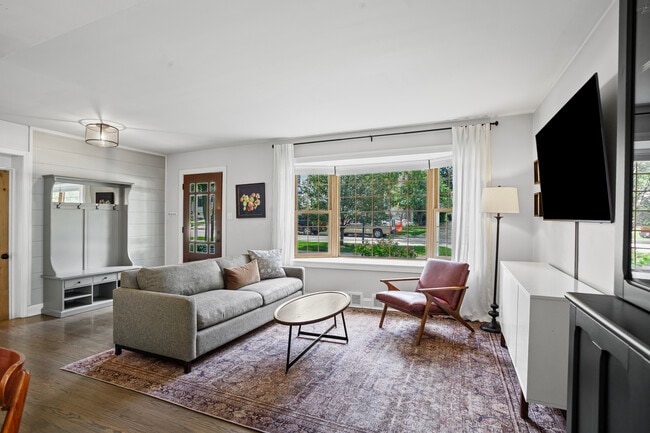 Photo - 449 Longfellow Ave