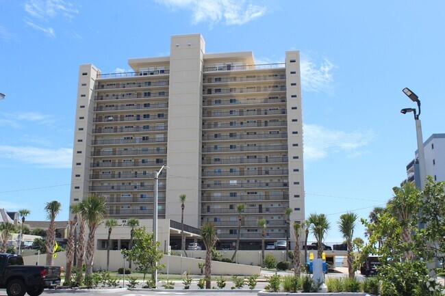 Building Photo - Ocean front 2 bed 2 bath condo