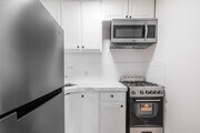 1BR, 1BA - 600SF - Kitchen