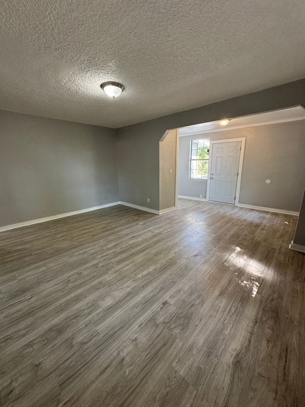 Photo - 5432 Tyler Ave