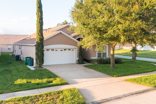 Photo - Beautiful Fully Furnished 4 Bedroom 3 Bathroom Pool Home!!!