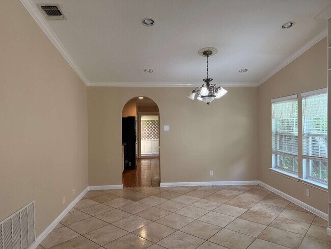 Photo - Beautiful Kitchen and Open Floor Plan