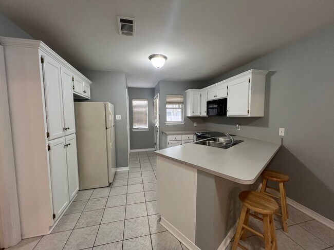 108 Brandi Ln