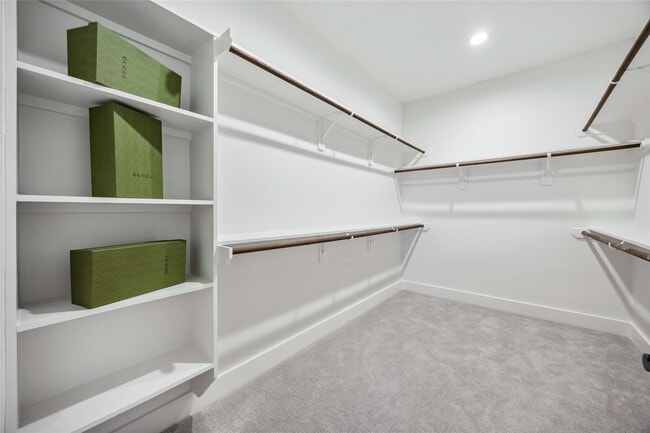 Photo - 303 Charlock St