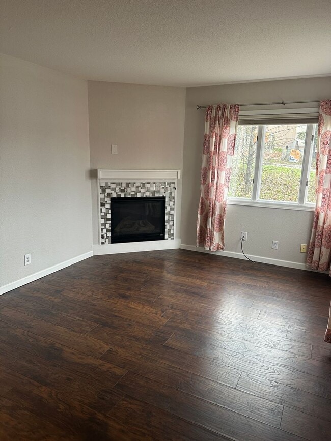 Photo - 3 Bedroom/1.5 Bath w/partial Mountain Views