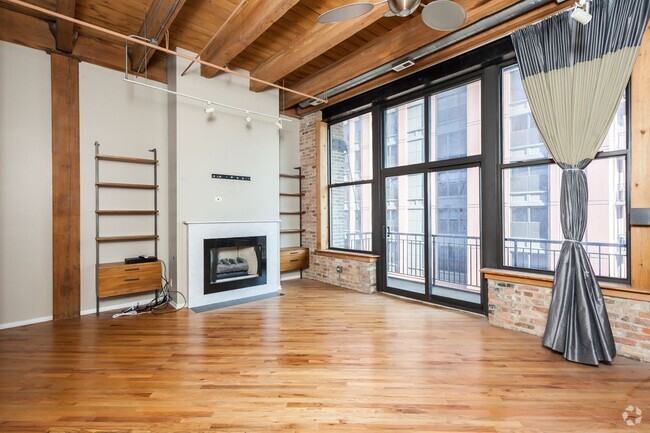 Building Photo - Luxury 2 bed with natural light + parking ... Unit 403 Rental