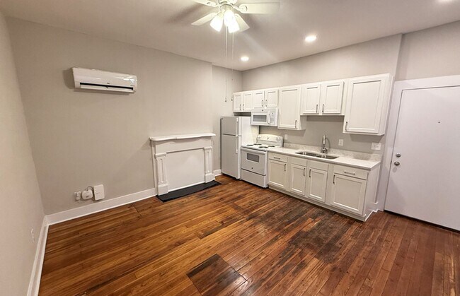 Building Photo - 2724 Jefferson Ave Unit 2724-05