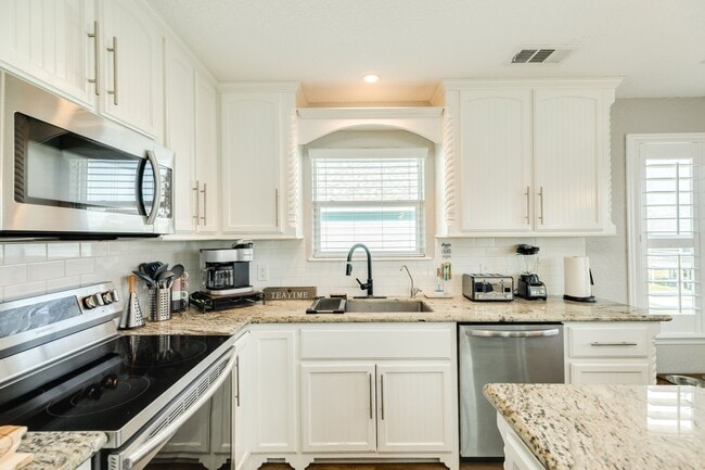 Photo - 207 Sandpebble Pl