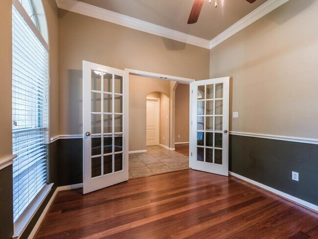 Photo - 1007 Savanna Ln