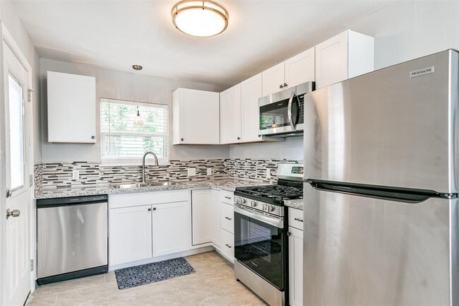 Photo - 812 38th St House