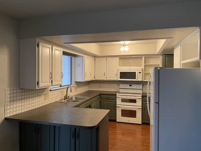 Photo - 2305 Heritage Trail