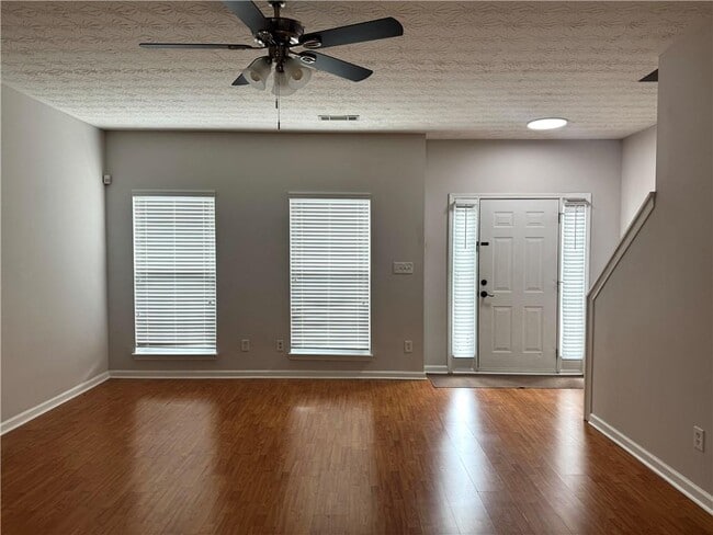 Photo - 673 Kenridge Dr