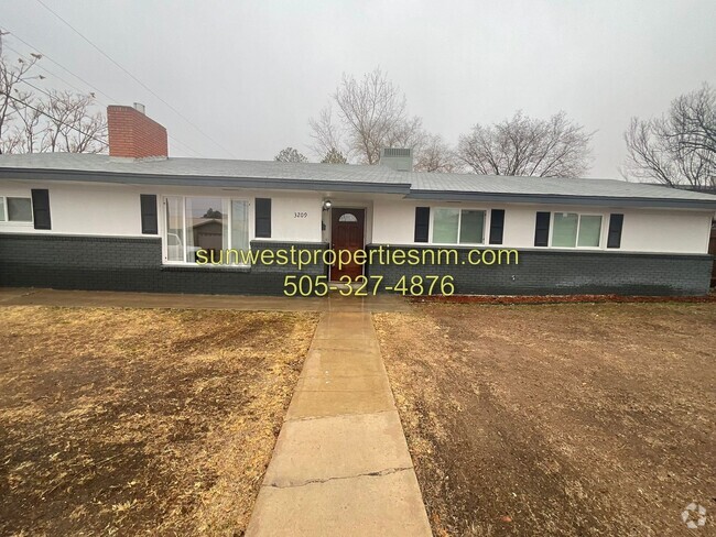 Building Photo - 3 Bed, 2 Bath Home