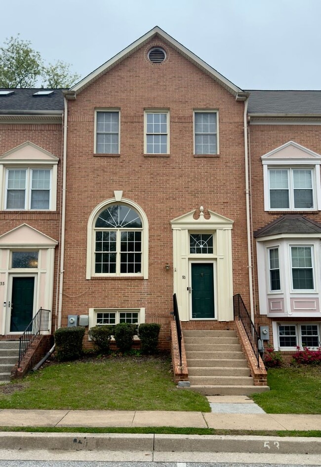Building Photo - Charming 4 Bedroom/3.5 Bathroom Townhome in Cedarwood Estates, Pikesville, MD!