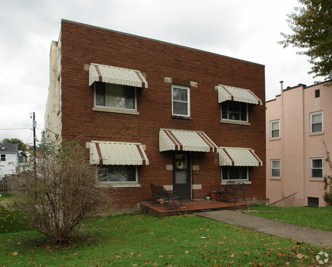 Photo - 806 Kanawha Blvd W Apartments
