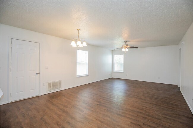 Photo - 2509 Parkcrest Dr