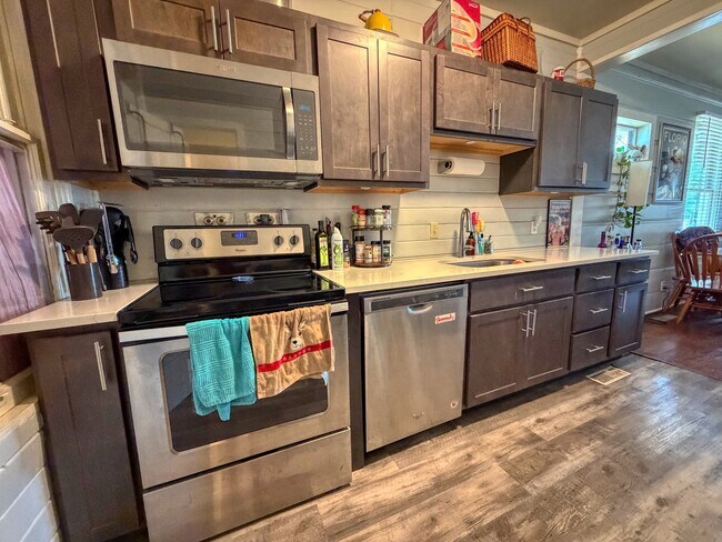 622 NW 27th St
