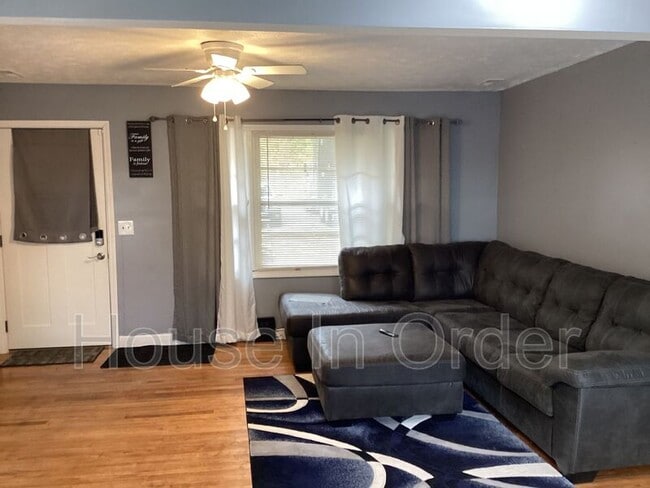 Photo - 64 Valentine St