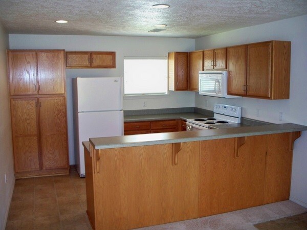 3 Bedroom 2 Bath Apartment on the top floo... - 3 Bedroom 2 Bath Apartment on the top floo...