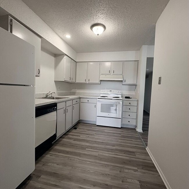 3347 E 113 Terrace