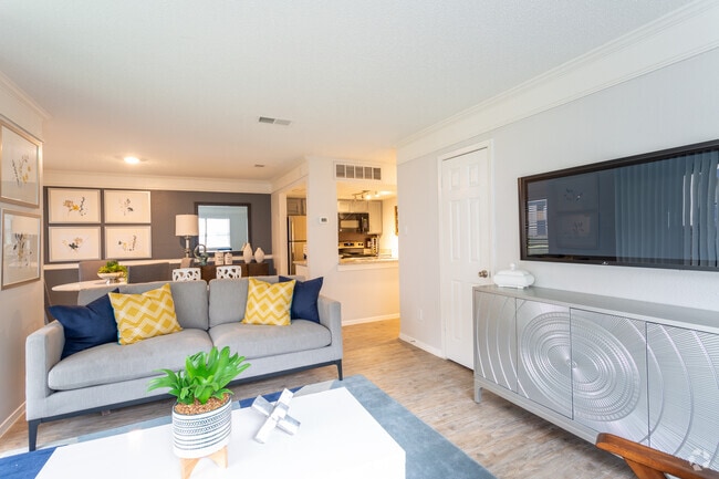 2BR, 2BA - 850SF