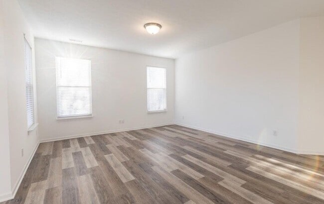 Photo - 8060 Clarks Creek Ct