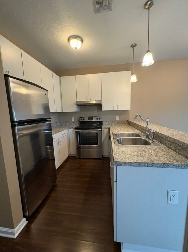 Kitchen - Elms