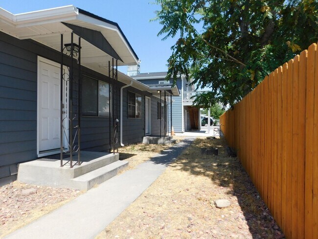 1318 Bunting Ave