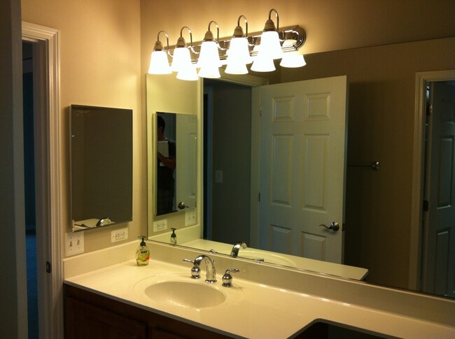 Fotografía del edificio - 11710 Old Georgetown Road Unidad 1606