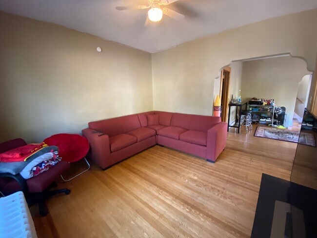 Photo - MUST SEE 6BD/2.5BA House + Office, Parking...