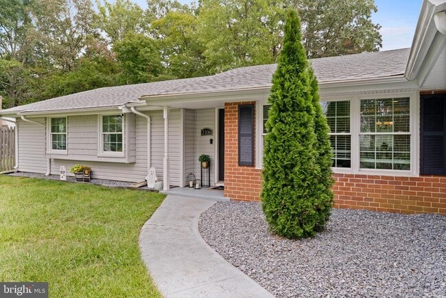 Photo - 2106 Dennis Rd