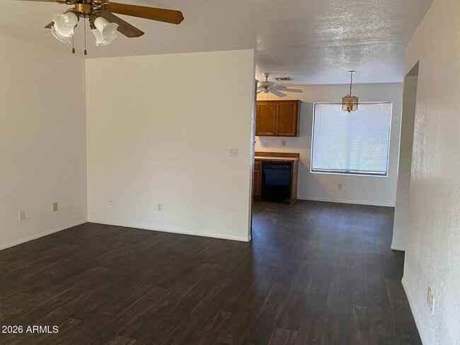 Photo - 450 N 335th Ave