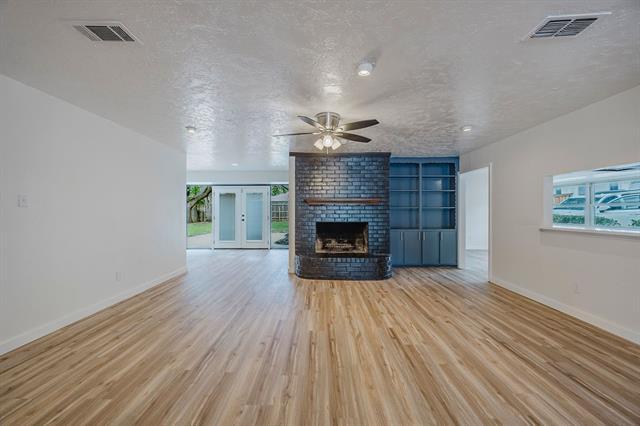 Building Photo - 6509 S Hulen St Rental