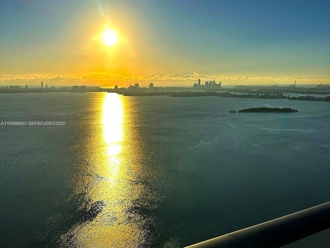 Building Photo - 3131 NE 7th Ave Unit 1703