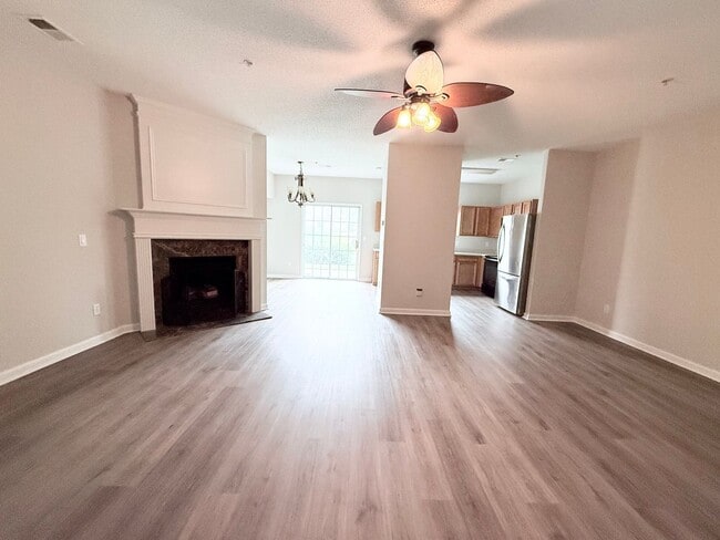Photo - 2 Bedroom Townhome in gated community - Cu...