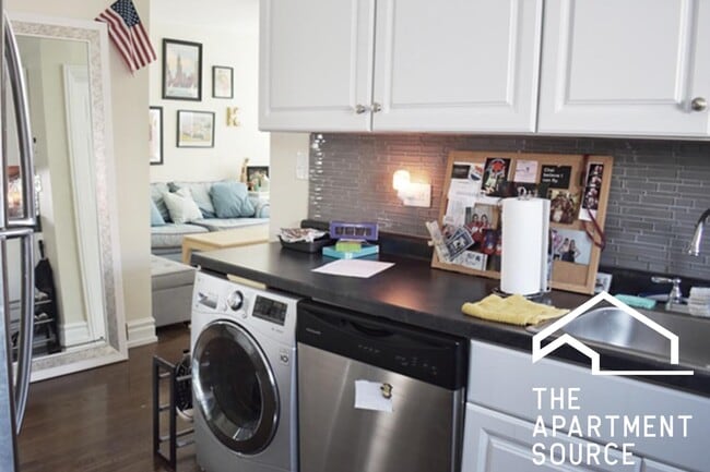 Photo - 3823 N Greenview Ave Unit 3W