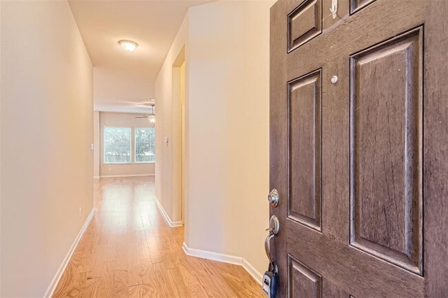 Photo - 273 Bridgestone Way