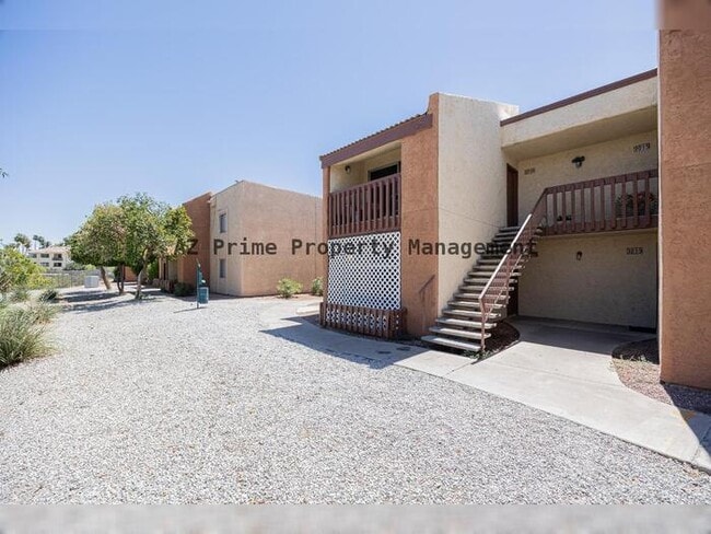 Building Photo - 2121 W Royal Palm Rd Unit Apartment 1016