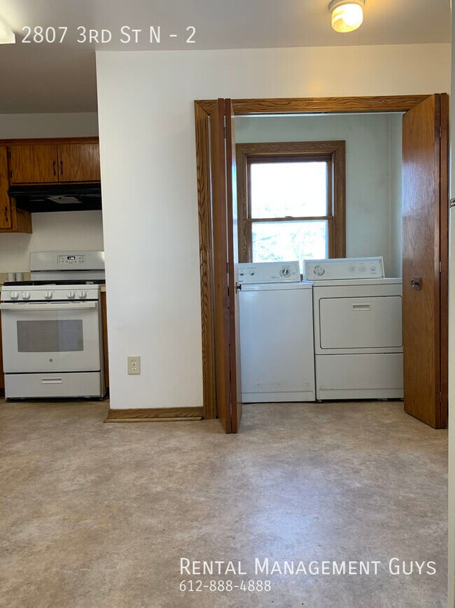 3 Bedroom Duplex! Laundry In Townhome Unit! Townhome Rental in