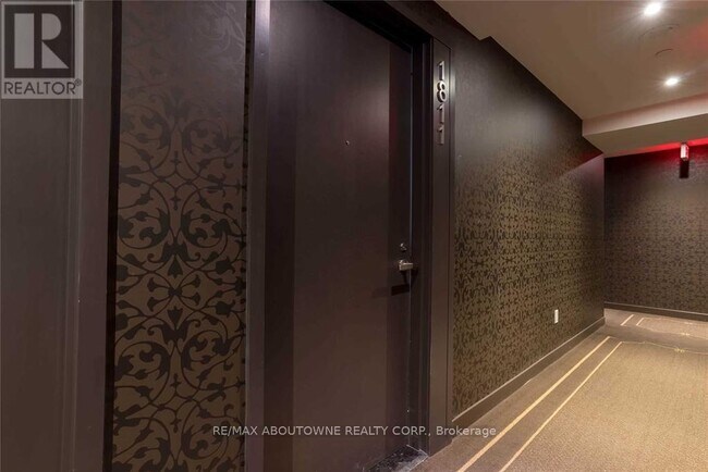 Photo - 197 Yonge St Unit 1811