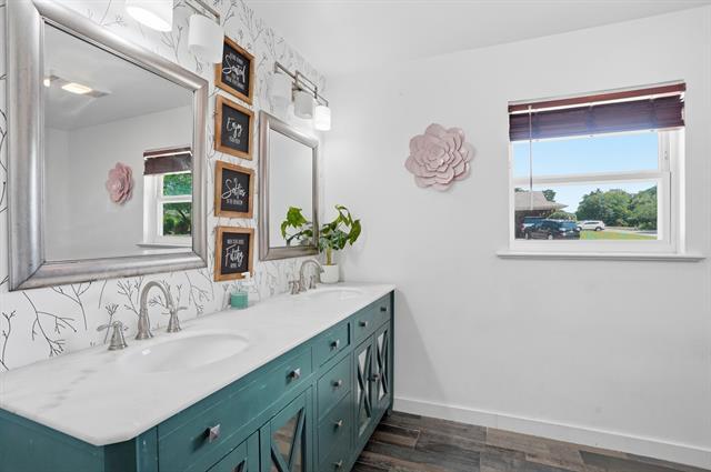 Photo - 5017 Fox Hill Ln
