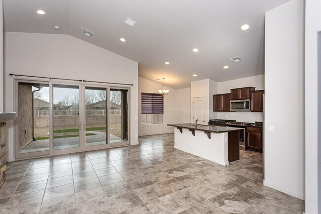 Photo - 1299 Essex Way