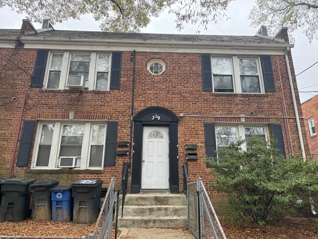 Building Photo - 319 Parkland Pl SE Unit #4 Rental