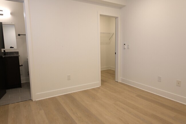 Photo - 1901 E Willard St