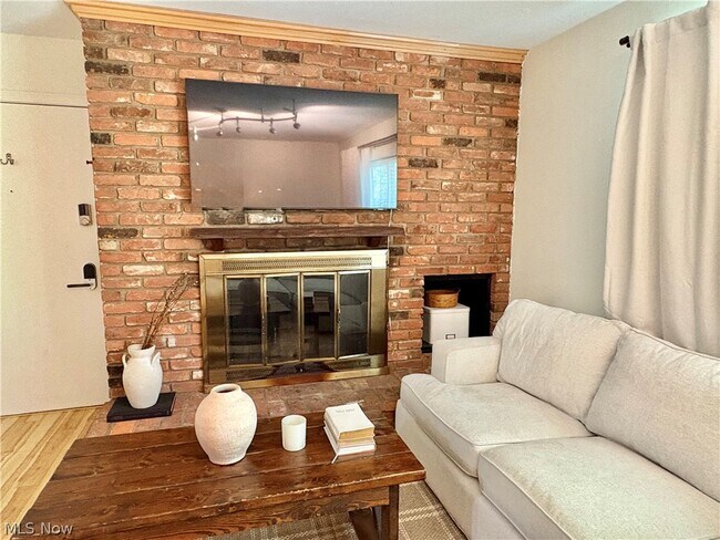 Photo - 6910 Carriage Hill Dr Unit 103