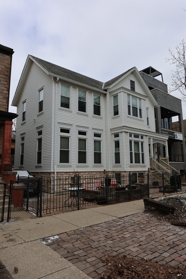 Photo - 2652 N Wilton Ave