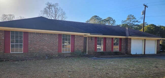 Photo - 3 Bedroom, 2 Bath Southside home on a larg...